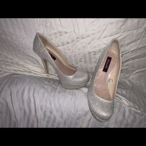 Betseyville Bermuda style